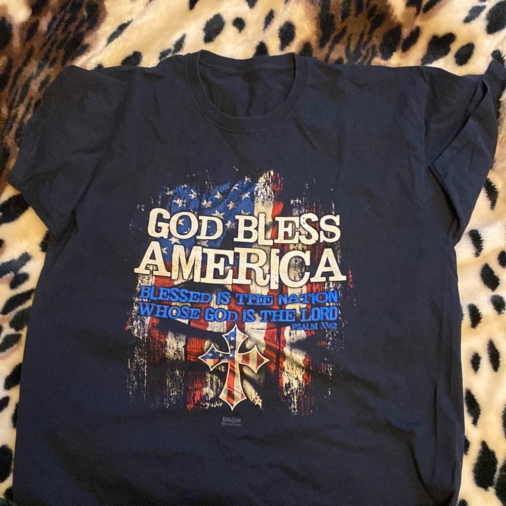 God Bless America Men’s shirt size Large